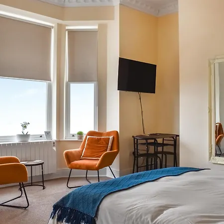 Denelea 2 - Uk49953 * Scarborough